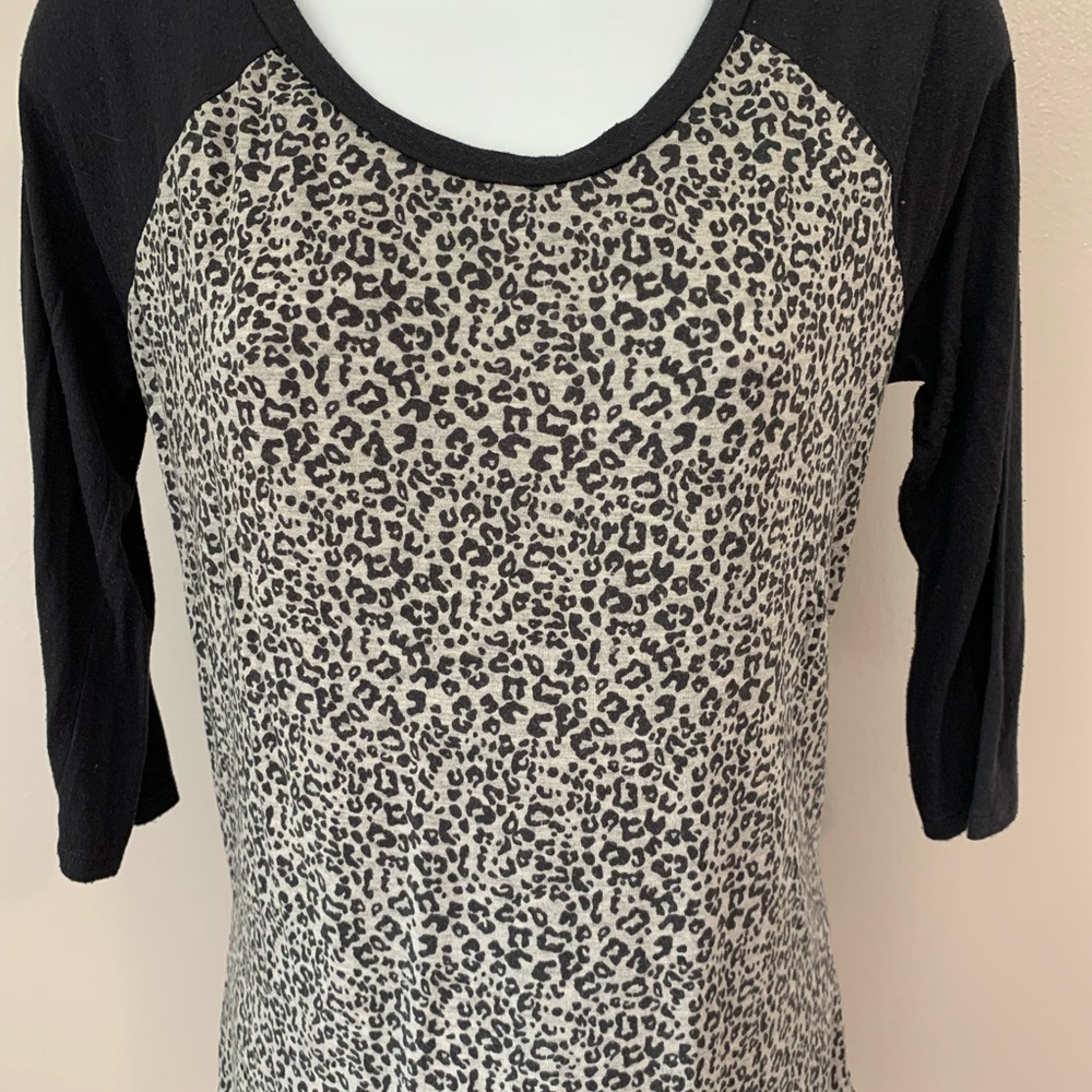 Maurices Leopard Tee - Picture 2 of 16